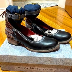 Freedoms by Steven Marlon size 8